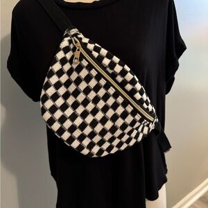 Crossbody checked style